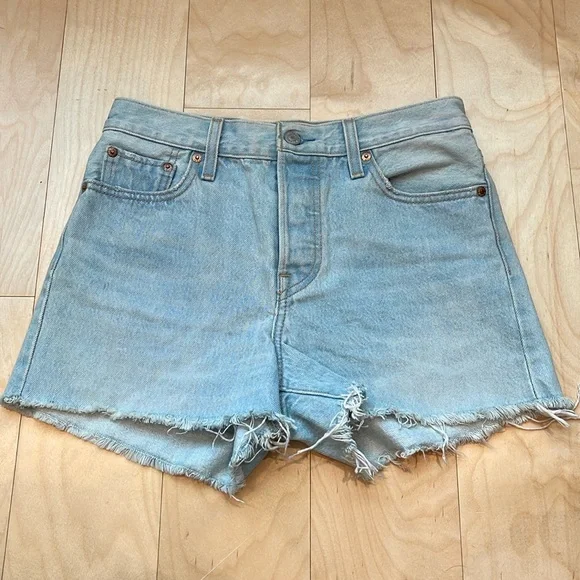 Levi’s Wedgie Button Fly Cutoff Denim Shorts Size 26 - Picture 2 of 10